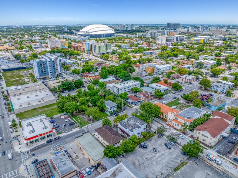 More Photos Of 999 W Flagler St, Miami Service Station For Lease