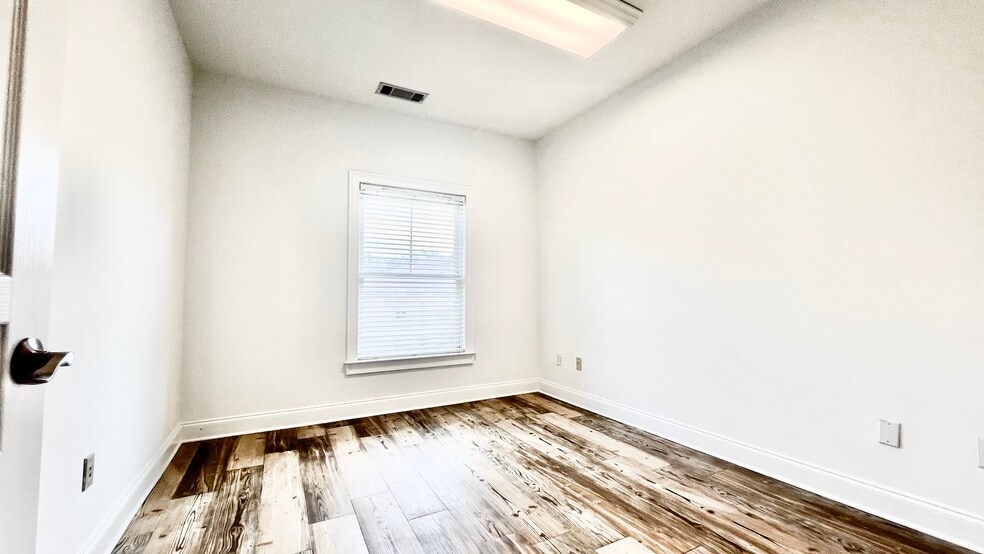 More Photos Of 4080 McGinnis Ferry Rd, Alpharetta Office For Sale