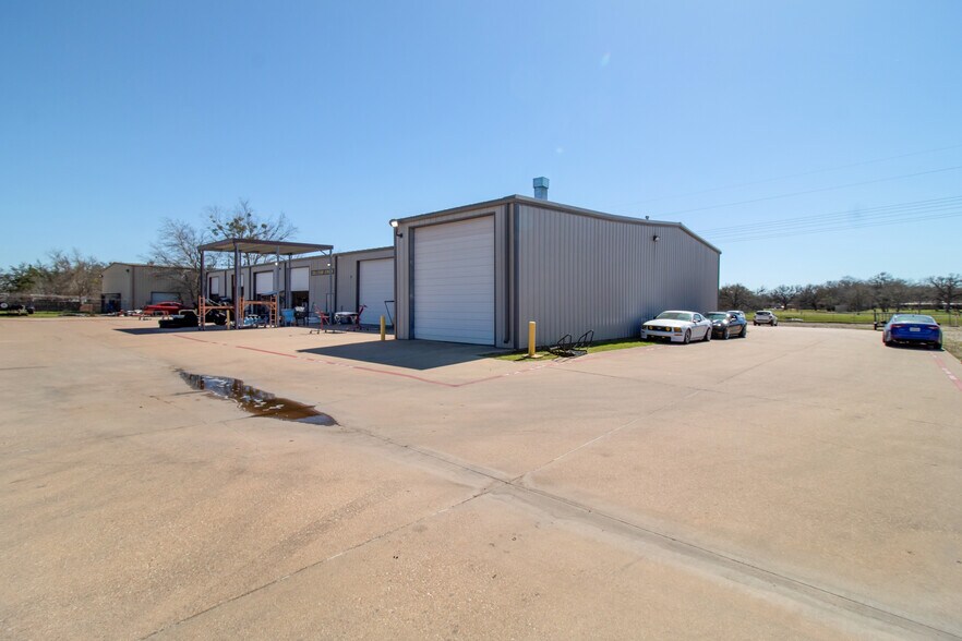 More Photos Of 2220 N Earl Rudder Fwy, Bryan Warehouse For Sale