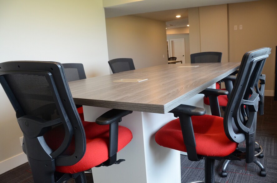 More Photos Of 21866 Williams Cir, Gretna Warehouse For Lease
