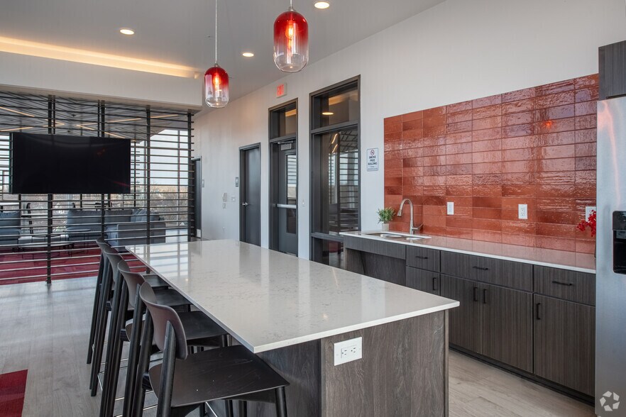 More Photos Of 2521 East Washington Ave, Madison Apartments For Lease