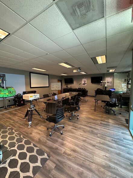 More Photos Of 5-11 Hubble Dr, Irvine Light Manufacturing For Sale