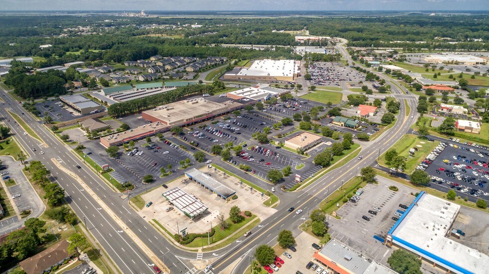 More Photos Of 106 Altama Connector, Brunswick General Retail For Lease