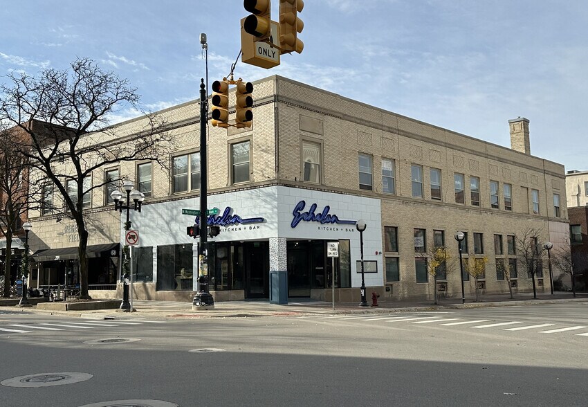 Primary Photo Of 204-206 S Main St, Ann Arbor Restaurant For Lease