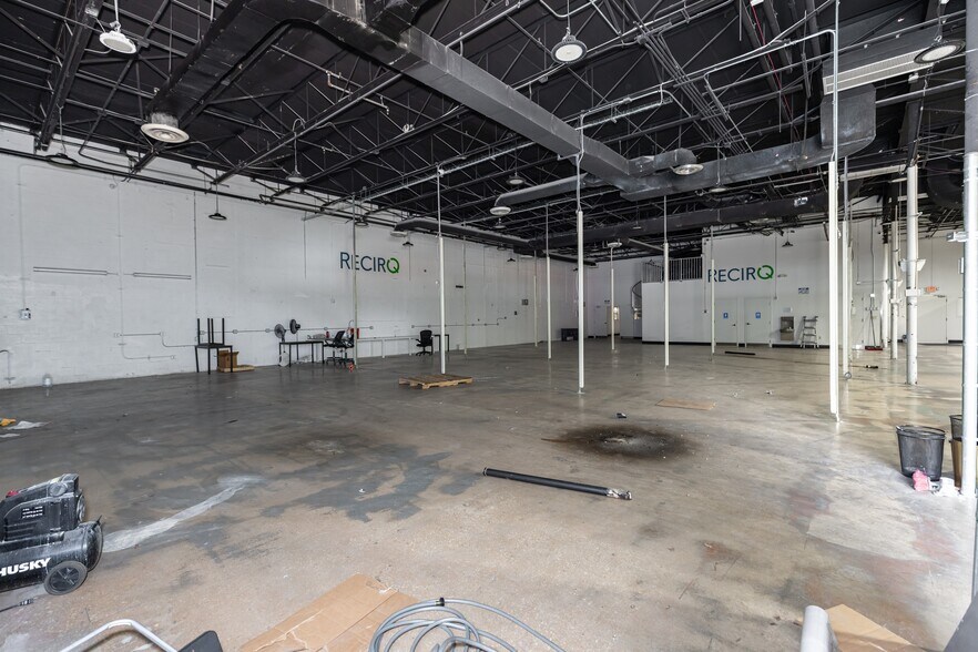 More Photos Of 601 W 20th St, Hialeah Warehouse For Sale