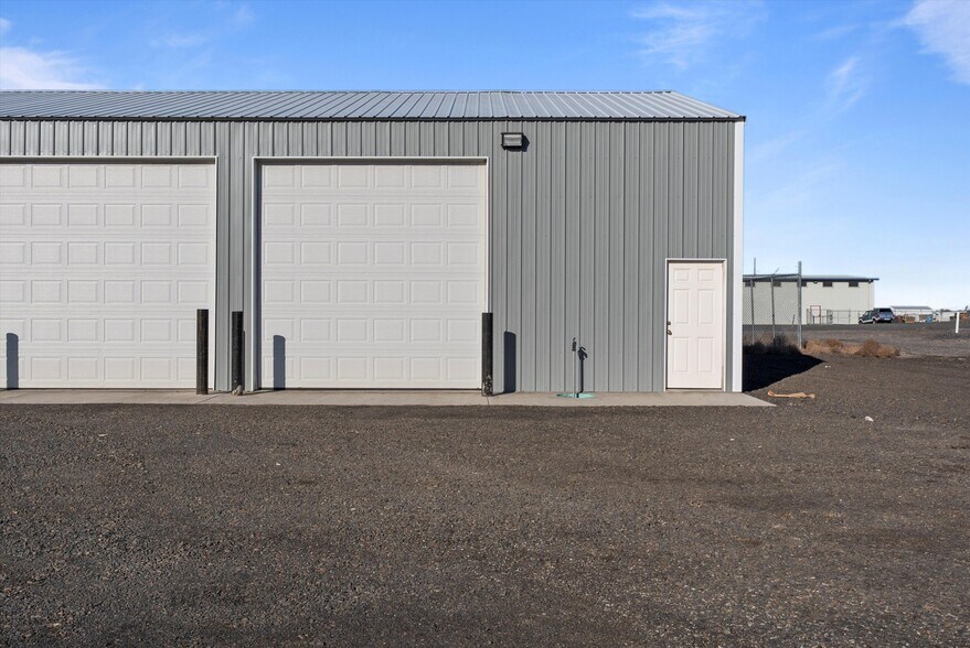 More Photos Of 221 Hamilton Rd, Moses Lake Warehouse For Lease