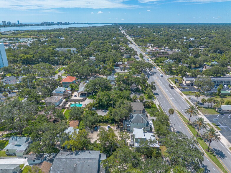 More Photos Of 519 S Ridgewood Ave, Daytona Beach Office For Sale
