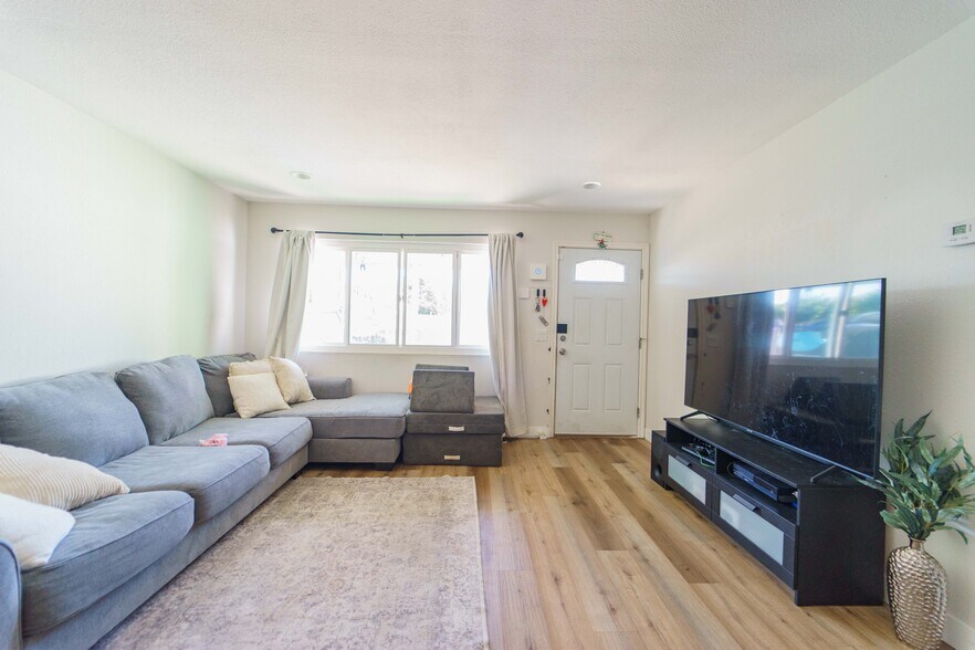 More Photos Of 1268-70 Georgia St, Imperial Beach Apartments For Sale