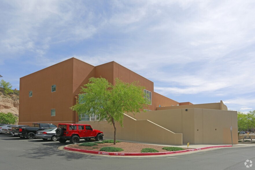 More Photos Of 4532 N Mesa St, El Paso Medical For Lease
