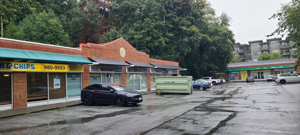 More Photos Of 1192 Marine Dr, North Vancouver District Storefront For Lease