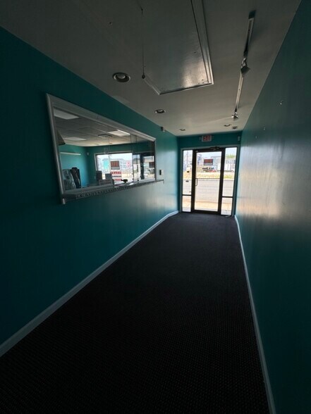 More Photos Of 4401 Park Blvd, Wildwood Freestanding For Lease