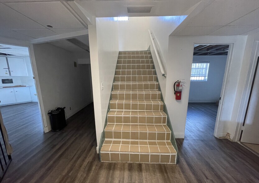 More Photos Of 595 NW 91st St, Miami Office Residential For Sale