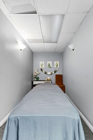 More Photos Of 2900 Bristol St, Costa Mesa Office For Sale