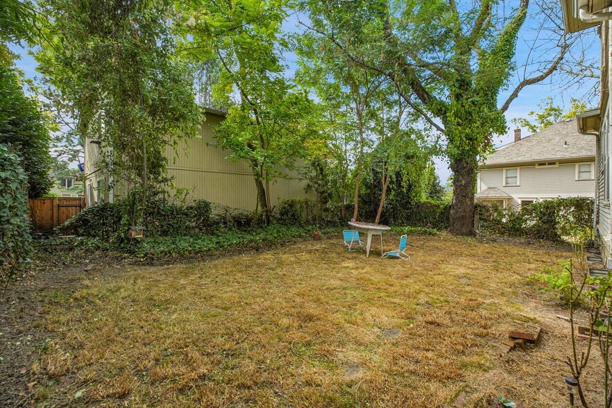 More Photos Of 1626 SE Alder St, Portland Apartments For Sale