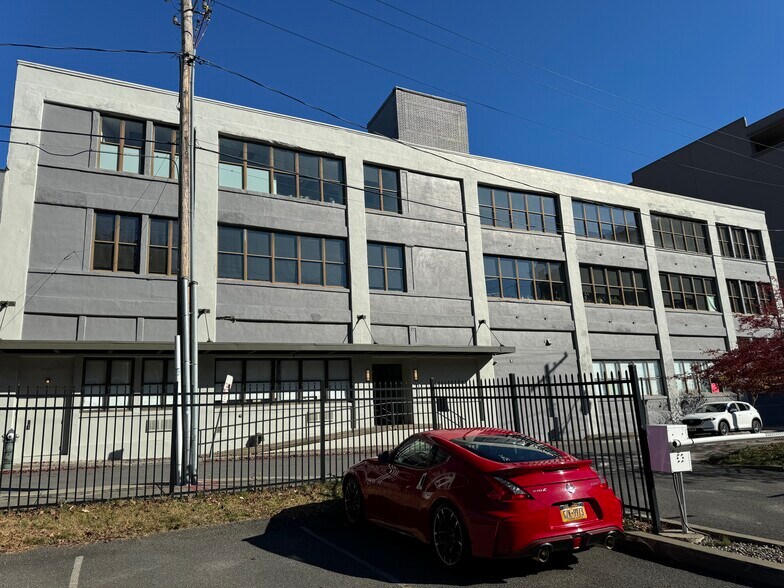 More Photos Of 25 Monroe St, Albany Office For Lease