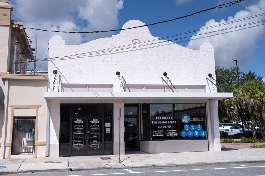 More Photos Of 104 W Reynolds St, Plant City Storefront Retail Office For Sale