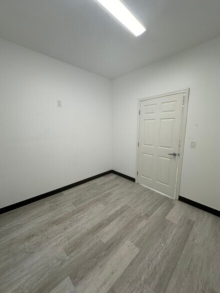 More Photos Of 1160 N Las Palmas Ave, Los Angeles Loft Creative Space For Lease