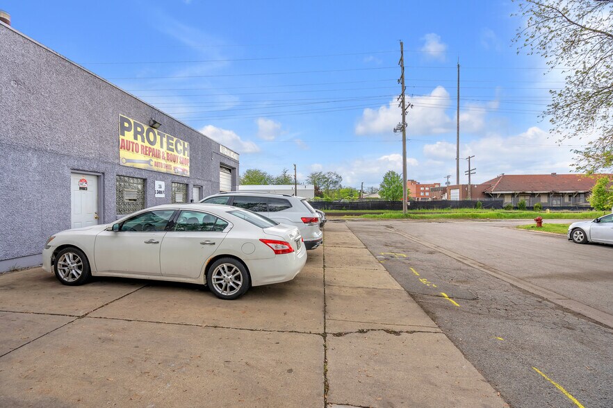 More Photos Of 26 E 34th Pl, Steger Auto Repair For Lease