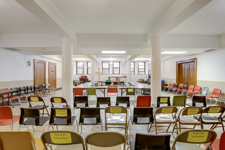 More Photos Of 217 Mackubin St, Saint Paul Religious Facility For Sale