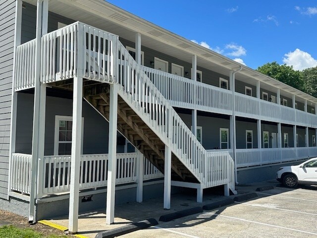 More Photos Of 432 4th Ave, Dalton Multifamily For Sale