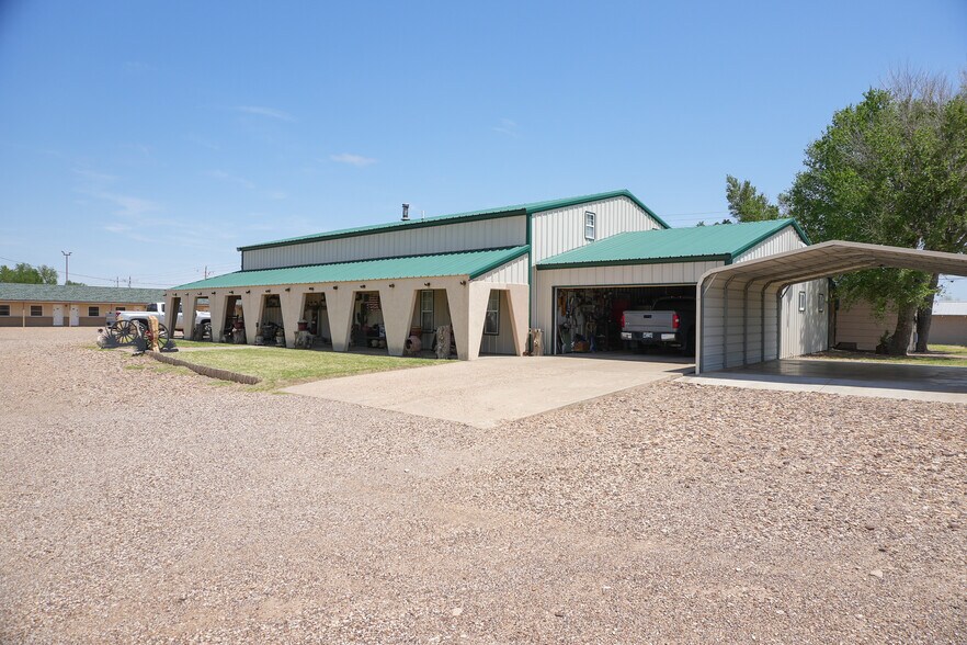 More Photos Of 1122 Douglas Ave, Beaver Hotel For Sale