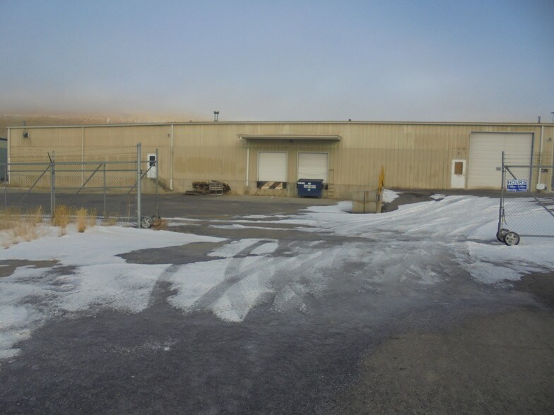 More Photos Of 38 Purple Sage Rd, Rock Springs Industrial For Lease