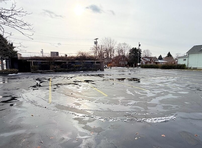 More Photos Of 1305 Abbott Rd, Buffalo Restaurant For Sale