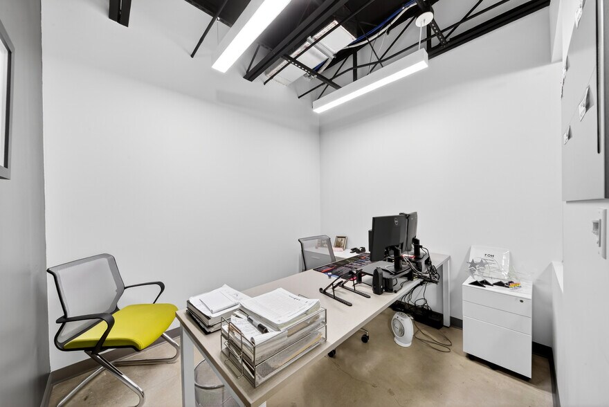 More Photos Of 7630 Biscayne Blvd, Miami Office For Lease