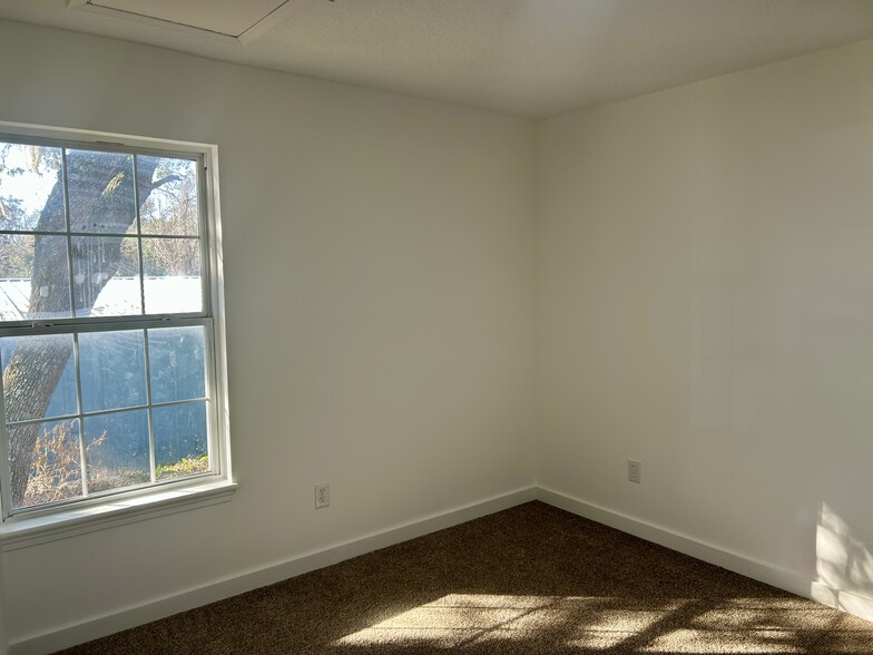 More Photos Of 1477 S 8th St, Fernandina Beach Office For Lease