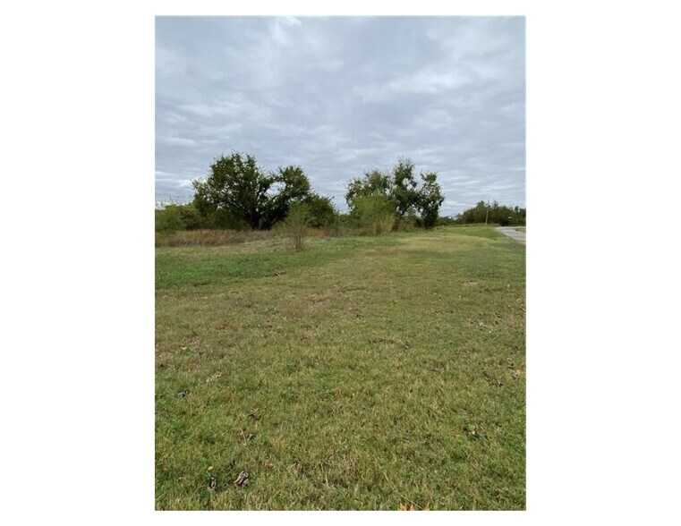 More Photos Of 1922 22nd Street St, Chickasha Land For Sale