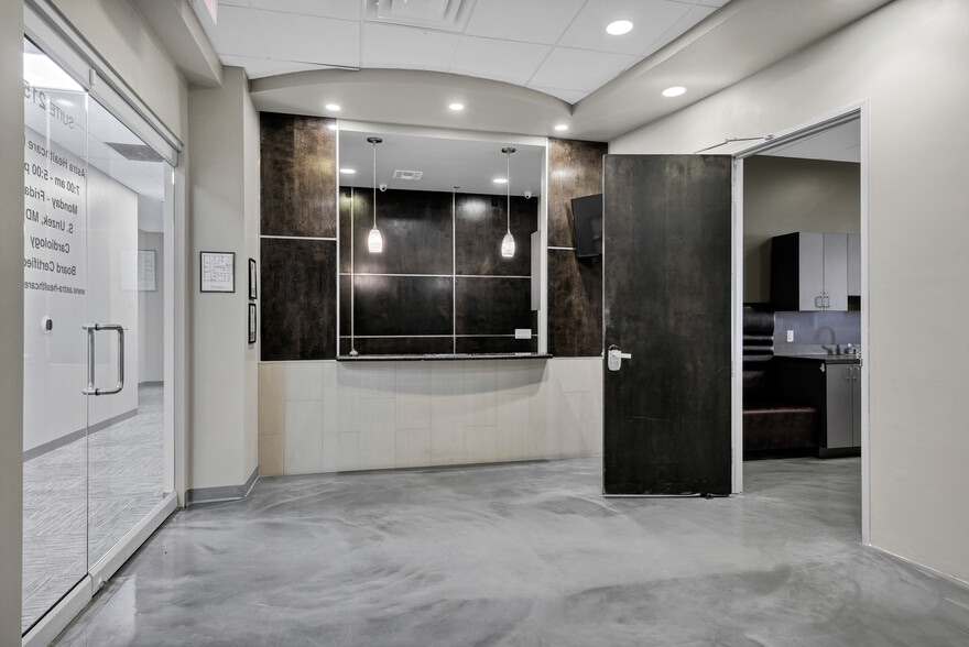 More Photos Of 7010 E Chauncey Ln, Phoenix Medical For Sale
