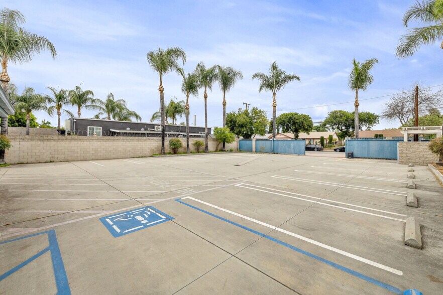 More Photos Of 13410 Waco St, Baldwin Park Manufacturing For Lease