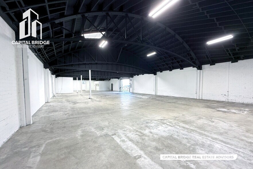More Photos Of 6000 S Western Ave, Los Angeles Warehouse For Lease