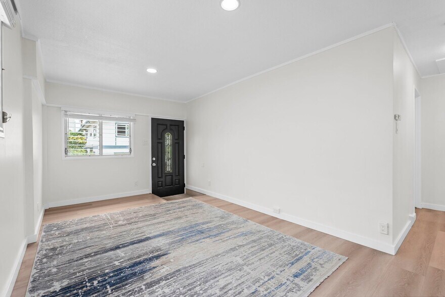 More Photos Of 1113 Villa Ln, Honolulu Flex For Sale