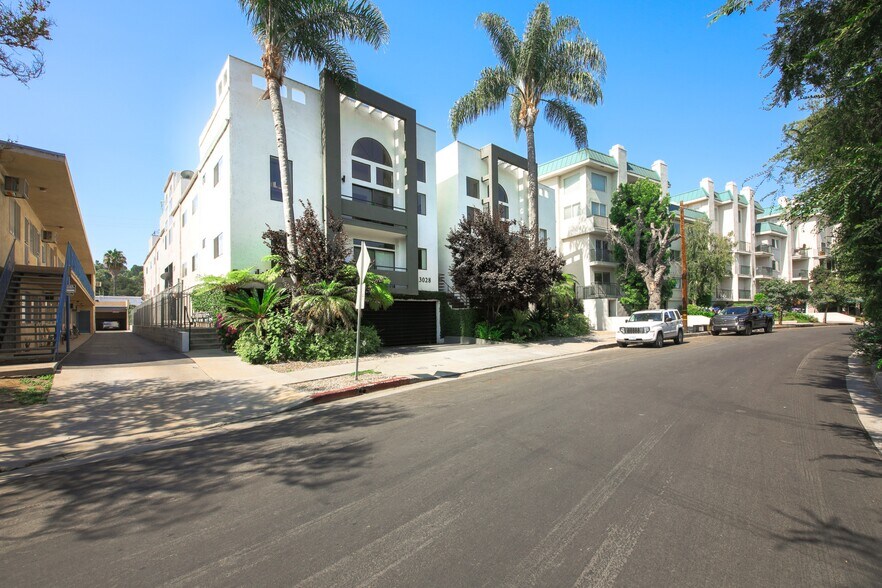 Primary Photo Of 13028 Valleyheart Dr, Studio City Apartments For Sale