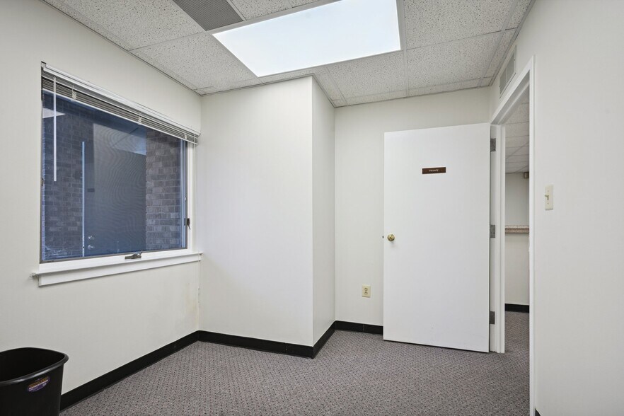 More Photos Of 2117-2123 Klockner Rd, Trenton Medical For Sale
