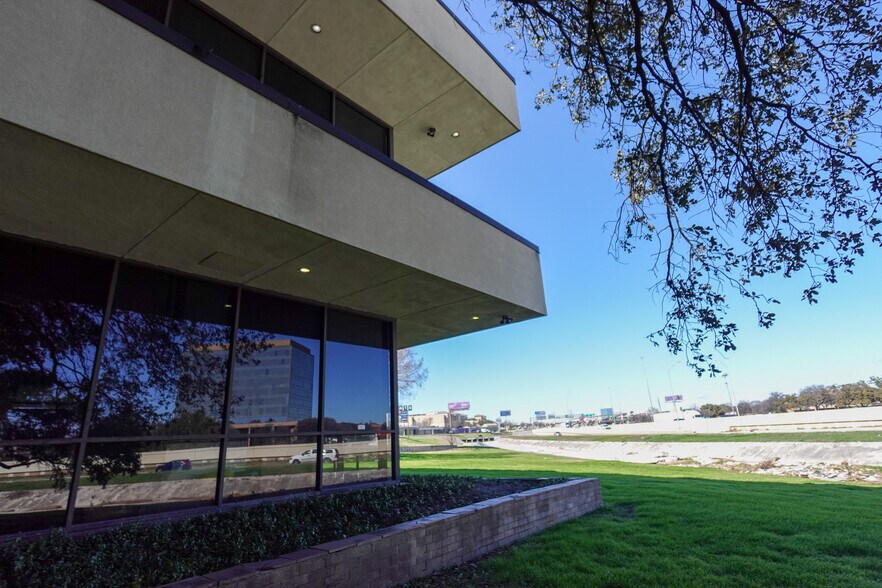 More Photos Of 6224 W Interstate 10, San Antonio Office For Sale