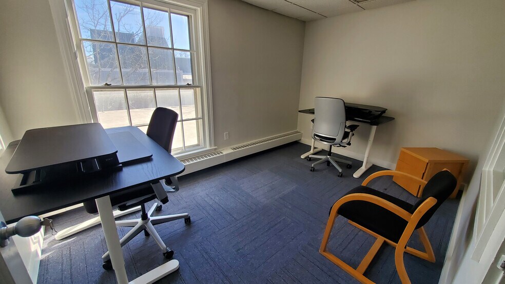 More Photos Of 128 Amity Rd, Woodbridge Office For Sale