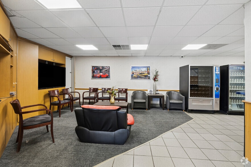 More Photos Of 538 Route 38 E, Maple Shade Township Auto Dealership For Lease