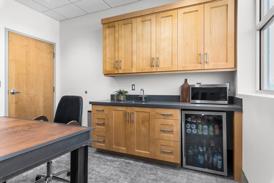 More Photos Of 428-436 W 4800 S, Murray Office For Lease