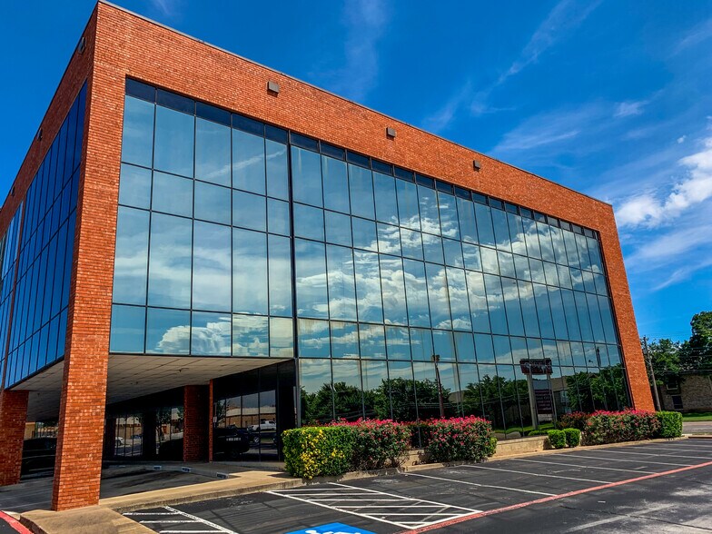 More Photos Of 221 Bedford Rd, Bedford Office For Lease