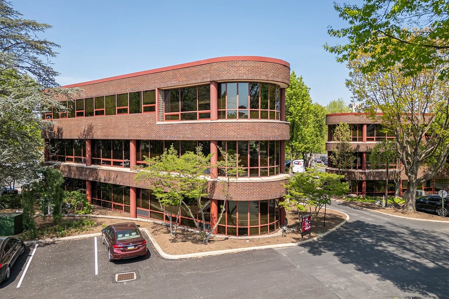 More Photos Of 919 Conestoga Rd, Bryn Mawr Office For Lease