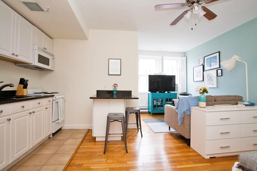 More Photos Of 527-529 Beacon St, Boston Apartments For Sale