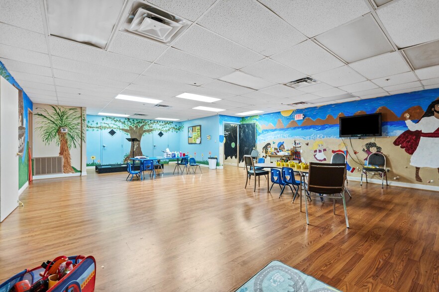 More Photos Of 1975 Haggard Ct, Lexington Religious Facility For Sale