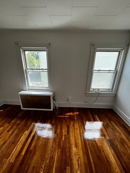 More Photos Of 158-160 W Main St, Walden Storefront Retail Residential For Sale