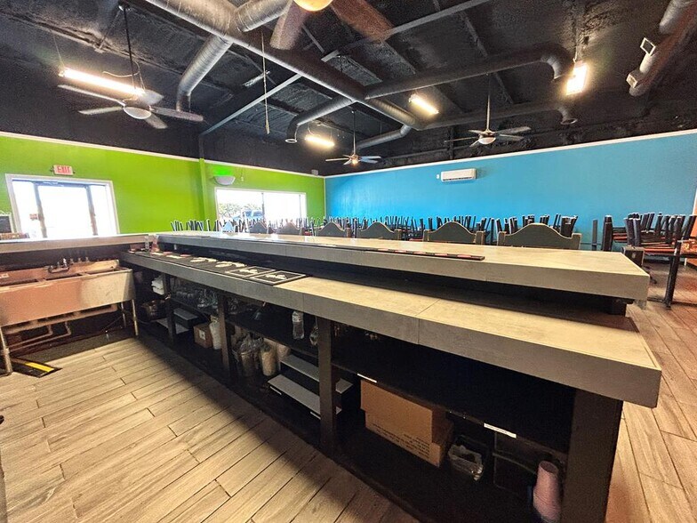 More Photos Of 1613 W Broadway St, Andrews General Retail For Sale