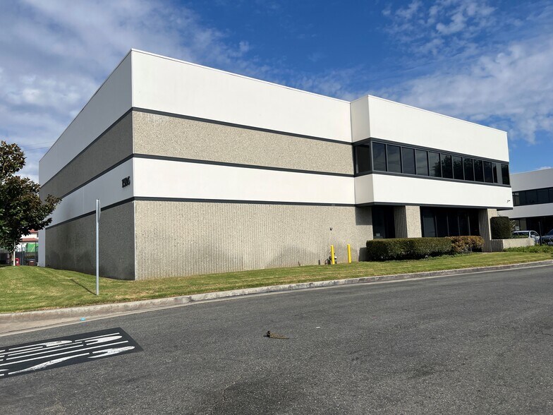 Primary Photo Of 1595 N Main St, Orange Warehouse For Lease