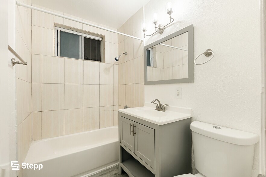 More Photos Of 1019 Lewis Ave, Long Beach Apartments For Sale