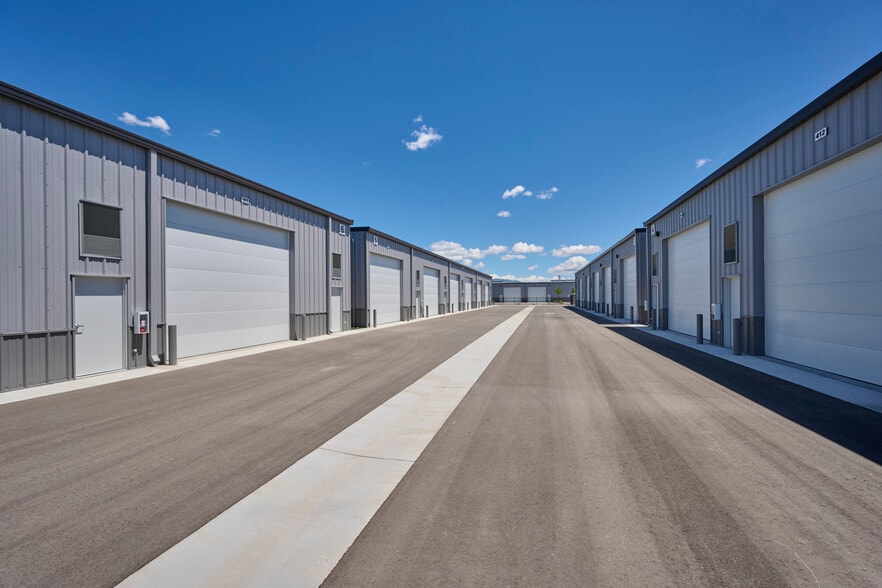 More Photos Of 2007 S Saturn Way, Boise Warehouse For Sale