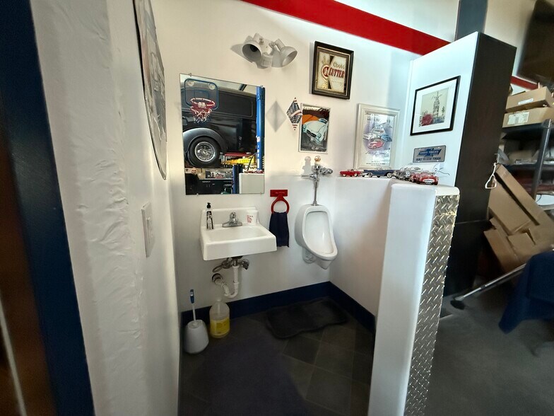 More Photos Of 3935 NE Everett St, Camas Specialty For Sale